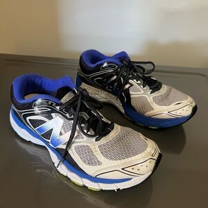 Men’s New Balance Blue Athletic Running Shoes size 9